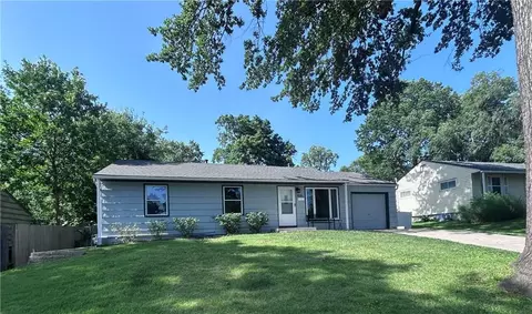 8000 W 85th Ter, Overland Park, KS 66212