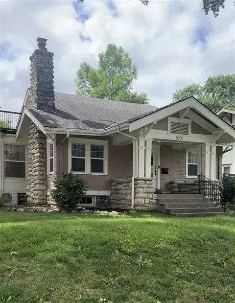 5850 Brookside Blvd, Kansas City, MO 64113