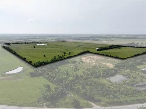 2220 Louisiana Rd, Ottawa, KS 66067