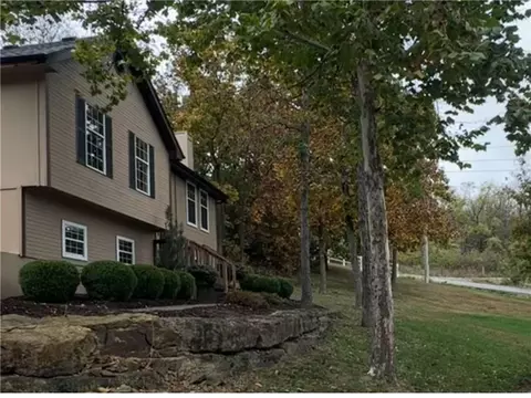 401 S Minter Rd, Grain Valley, MO 64029