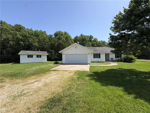 1046 475th Rd, Centerview, MO 64019 photo 1