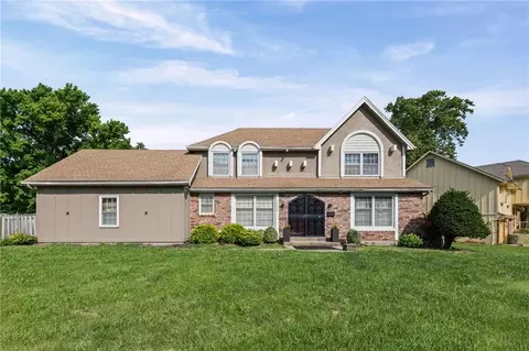 12420 Cambridge Ave, Grandview, MO 64030