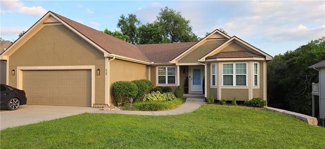 808 Old Stage Rd, Pleasant Hill, MO 64080