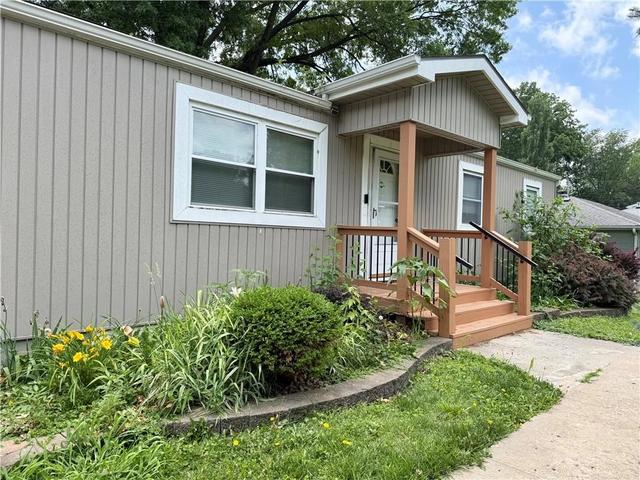 4621 NE 42nd St, Kansas City, MO 64117