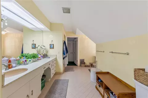 Bath - 3408 Shady Bend Dr, Independence, MO 64052 photo 5 of 6