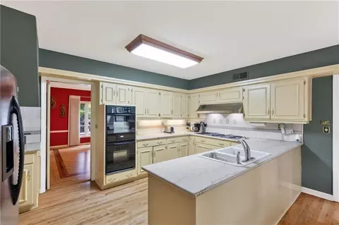 Kitchen - 3408 Shady Bend Dr, Independence, MO 64052 photo 1 of 2