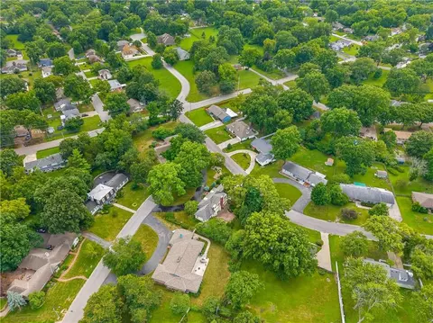 View/Area - 3408 Shady Bend Dr, Independence, MO 64052 photo 2 of 5