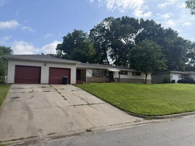 3104 E 53rd St, Kansas City, MO 64130