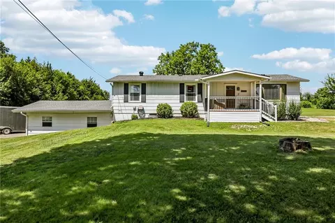 18420 S Renner Rd, Olathe, KS 66062
