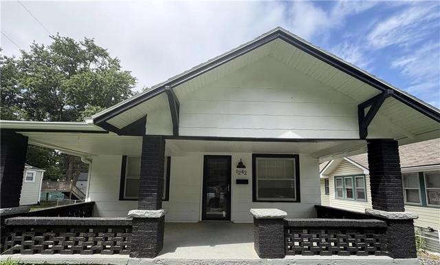 1242 S Hardy St, Independence, MO 64052