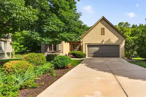 26164 W 109th St, Olathe, KS 66061