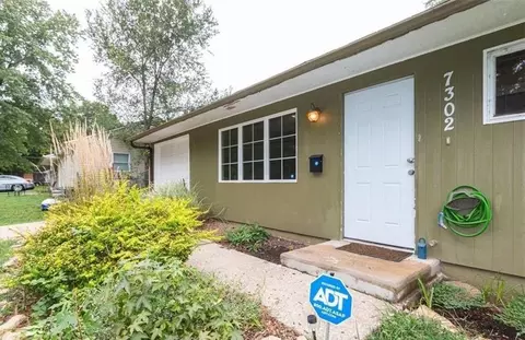 7302 E 112 St, Kansas City, MO 64134