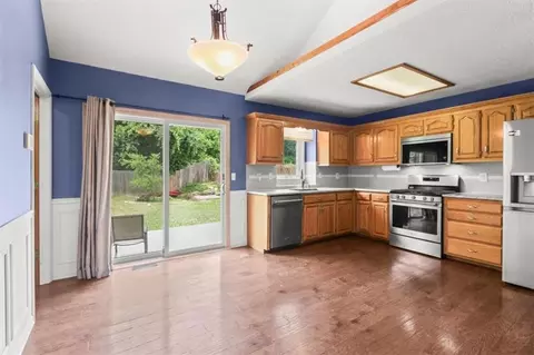 Kitchen - 18212 E 31st Ter, Independence, MO 64057 photo 6 of 6
