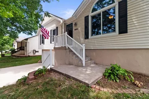 Exterior - 18212 E 31st Ter, Independence, MO 64057 photo 3 of 6