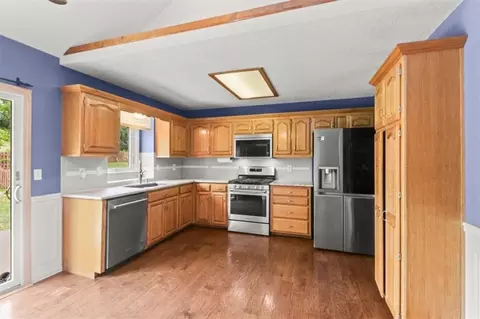 Kitchen - 18212 E 31st Ter, Independence, MO 64057 photo 1 of 6