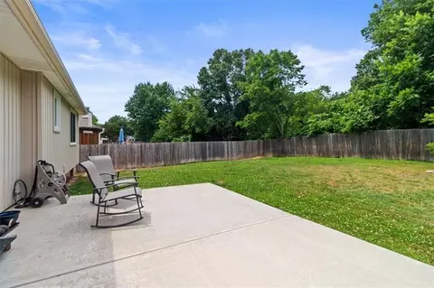 Exterior - 18212 E 31st Ter, Independence, MO 64057 photo 4 of 6