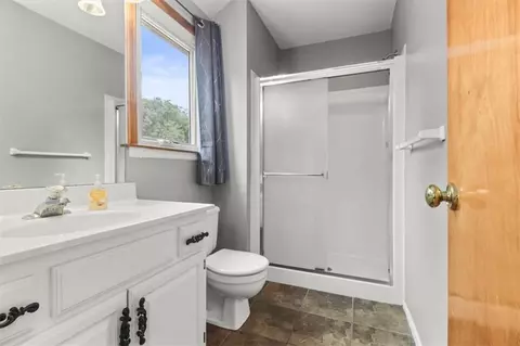 Bath - 18212 E 31st Ter, Independence, MO 64057 photo 1 of 2