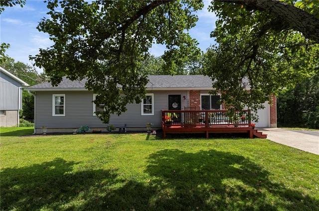 1000 Renee Lynde Dr, Pleasant Hill, MO 64080