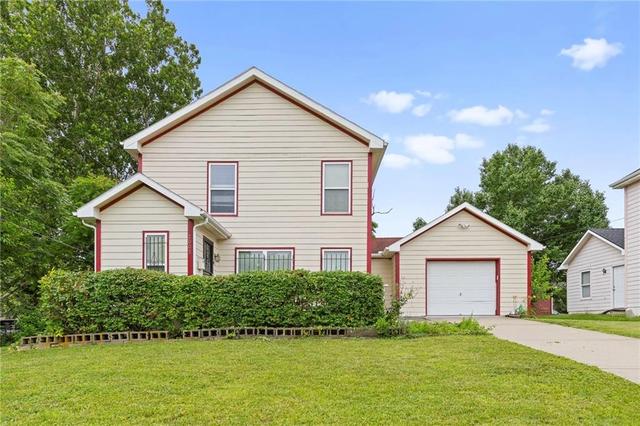 2005 E 34th St, Kansas City, MO 64109