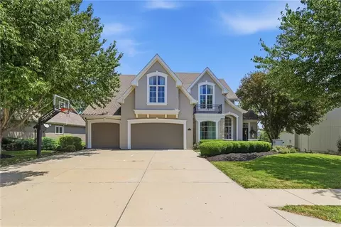 10301 N Brooklyn Ave, Kansas City, MO 64155