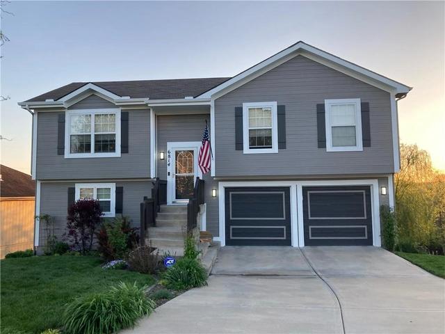 6814 N Pontiac Ave, Kansas City, MO 64151