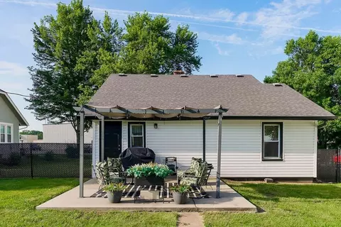 Exterior - 411 E Walnut St, Drexel, MO 64742 photo 4 of 7