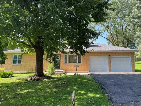 6216 Yecker Ave, Kansas City, KS 66104