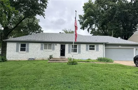 6214 W 86th St, Overland Park, KS 66207
