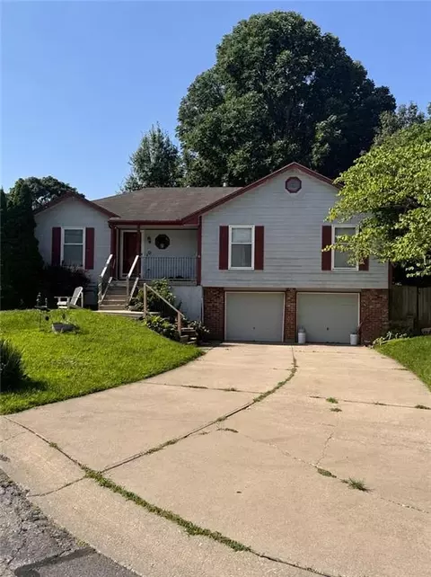 1108 Brook Ct, Blue Springs, MO 64015