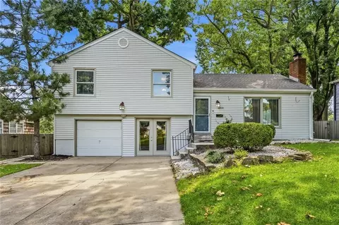 6809 Hadley St, Overland Park, KS 66204