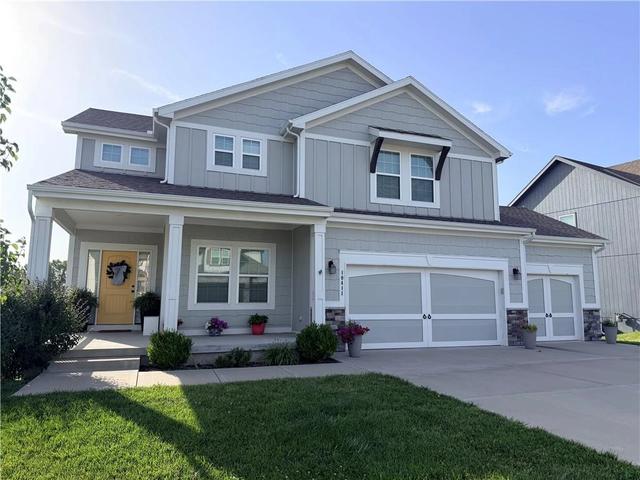 10411 N Chelsea Ave, Kansas City, MO 64156