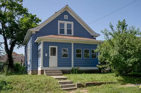 2203 E 37 St, Kansas City, MO 64109