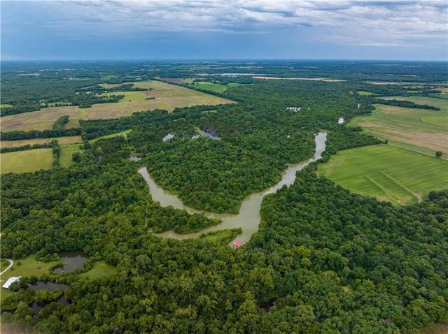 685 NE 1002p Rd, Calhoun, MO 65323