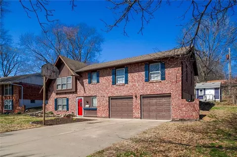 Exterior - 15110 E 43rd Pl, Independence, MO 64055 photo 3 of 7