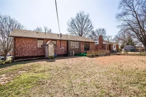 Exterior - 15110 E 43rd Pl, Independence, MO 64055 photo 5 of 7
