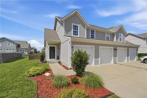 1510 S 5th St, Louisburg, KS 66053