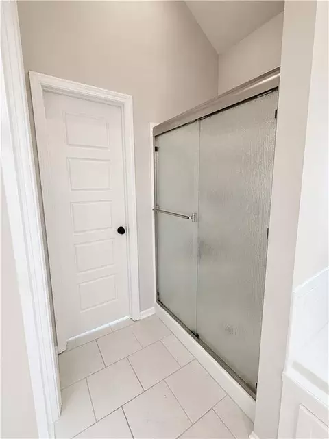 Bath - 610 E 11th St, Kearney, MO 64060 photo 3 of 6