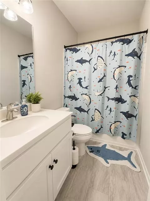 Bath - 610 E 11th St, Kearney, MO 64060 photo 6 of 6