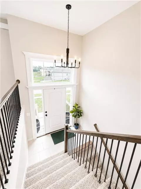 Entry Way - 610 E 11th St, Kearney, MO 64060 photo 5 of 7
