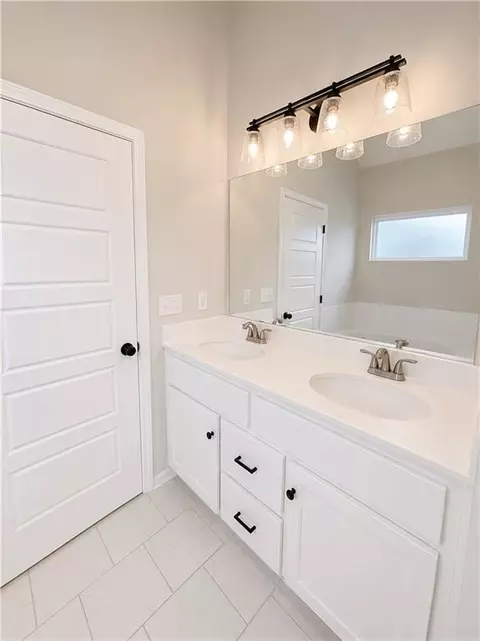 Bath - 610 E 11th St, Kearney, MO 64060 photo 1 of 6