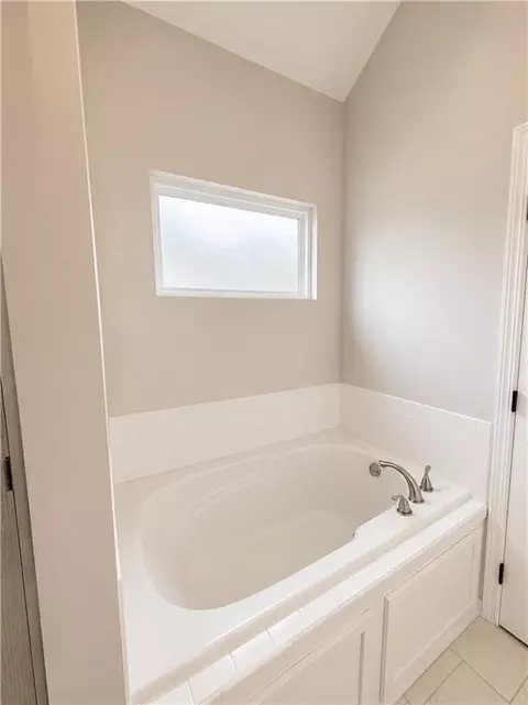 Bath - 610 E 11th St, Kearney, MO 64060 photo 2 of 6