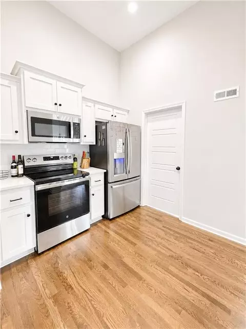 Kitchen - 610 E 11th St, Kearney, MO 64060 photo 5 of 8