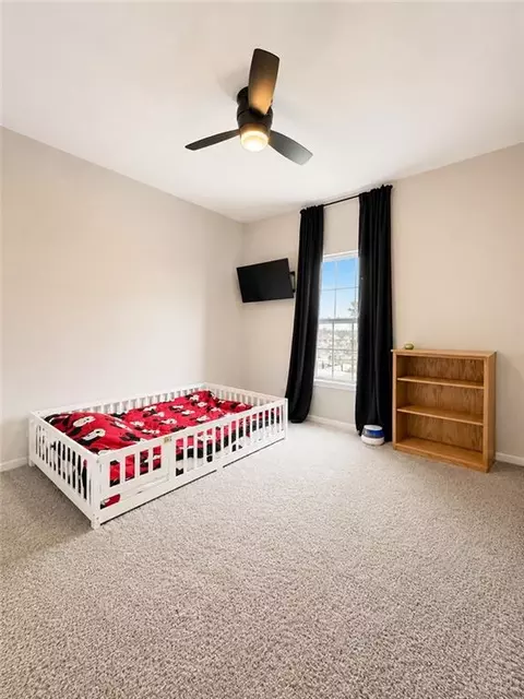 Bedroom - 610 E 11th St, Kearney, MO 64060 photo 5 of 7