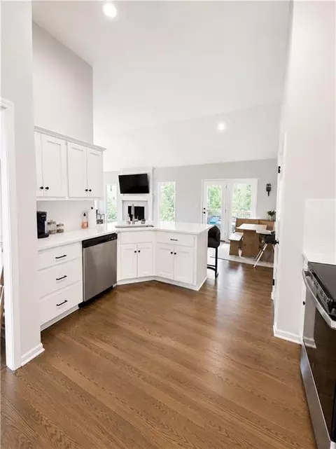 Kitchen - 610 E 11th St, Kearney, MO 64060 photo 3 of 6