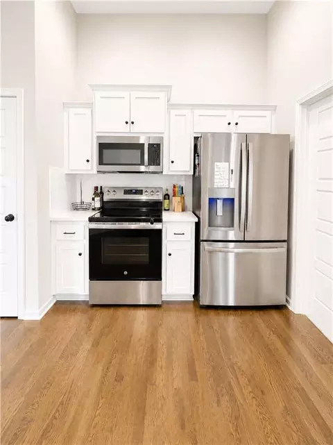 Kitchen - 610 E 11th St, Kearney, MO 64060 photo 4 of 8