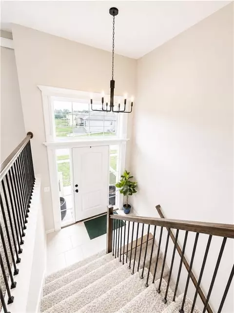 Entry Way - 610 E 11th St, Kearney, MO 64060 photo 3 of 7