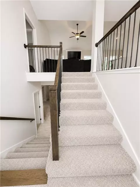Entry Way - 610 E 11th St, Kearney, MO 64060 photo 2 of 7