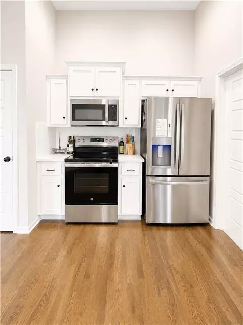 Kitchen - 610 E 11th St, Kearney, MO 64060 photo 4 of 6