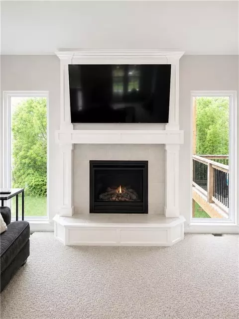 Living - 610 E 11th St, Kearney, MO 64060 photo 3 of 3