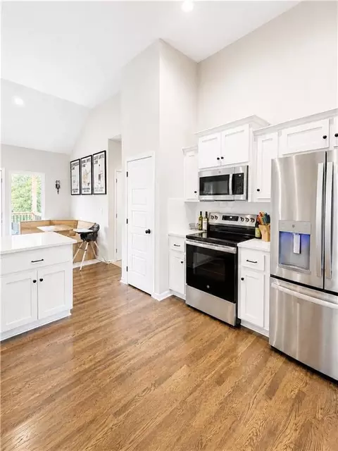 Kitchen - 610 E 11th St, Kearney, MO 64060 photo 3 of 8